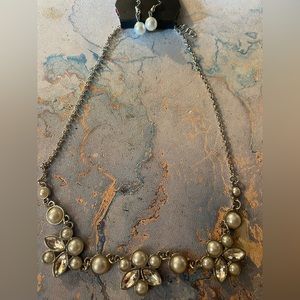 Pearl & Rhinestones Short Necklace